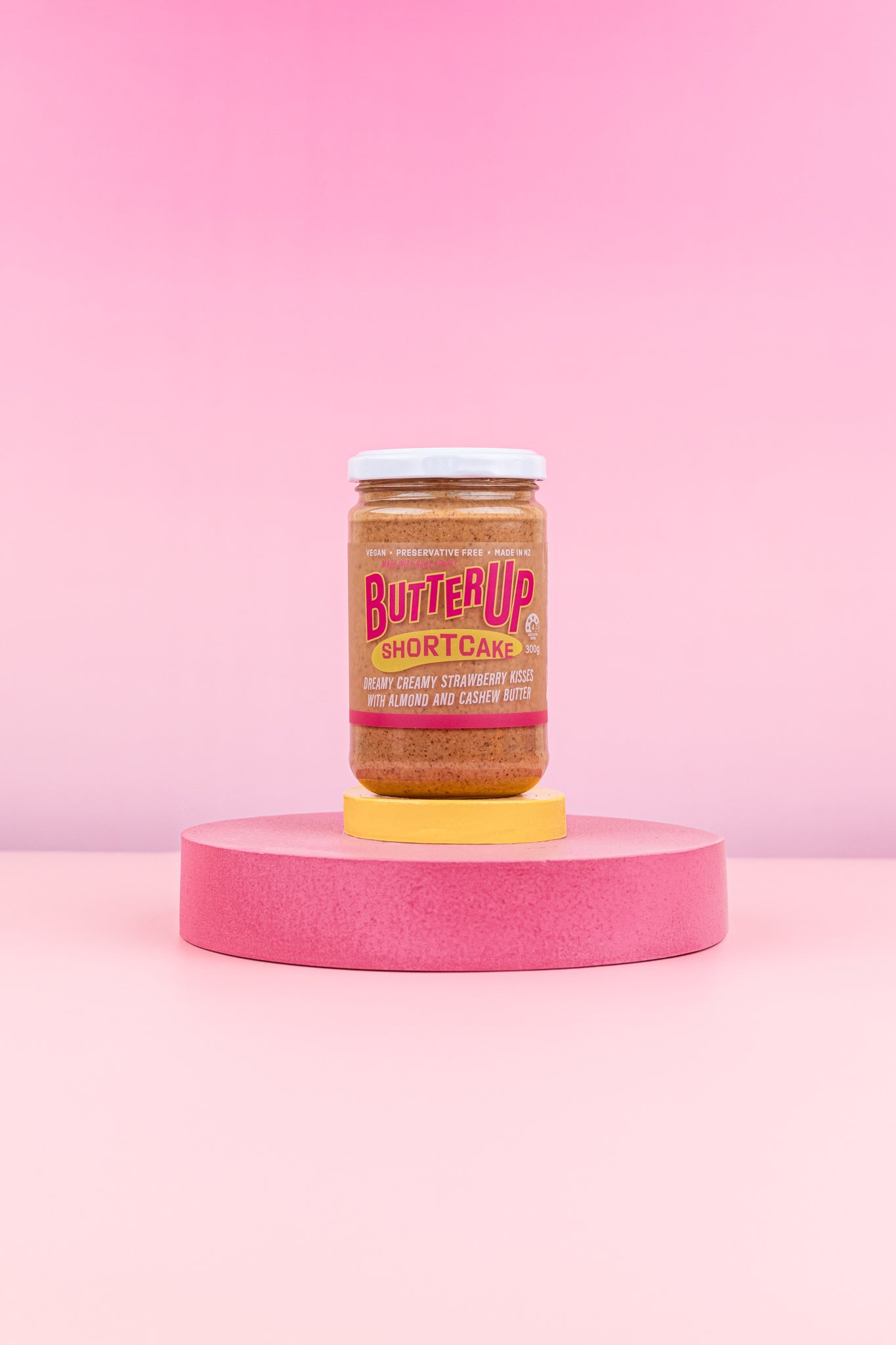 SHORTCAKE - Dreamy Creamy Strawberry Kisses