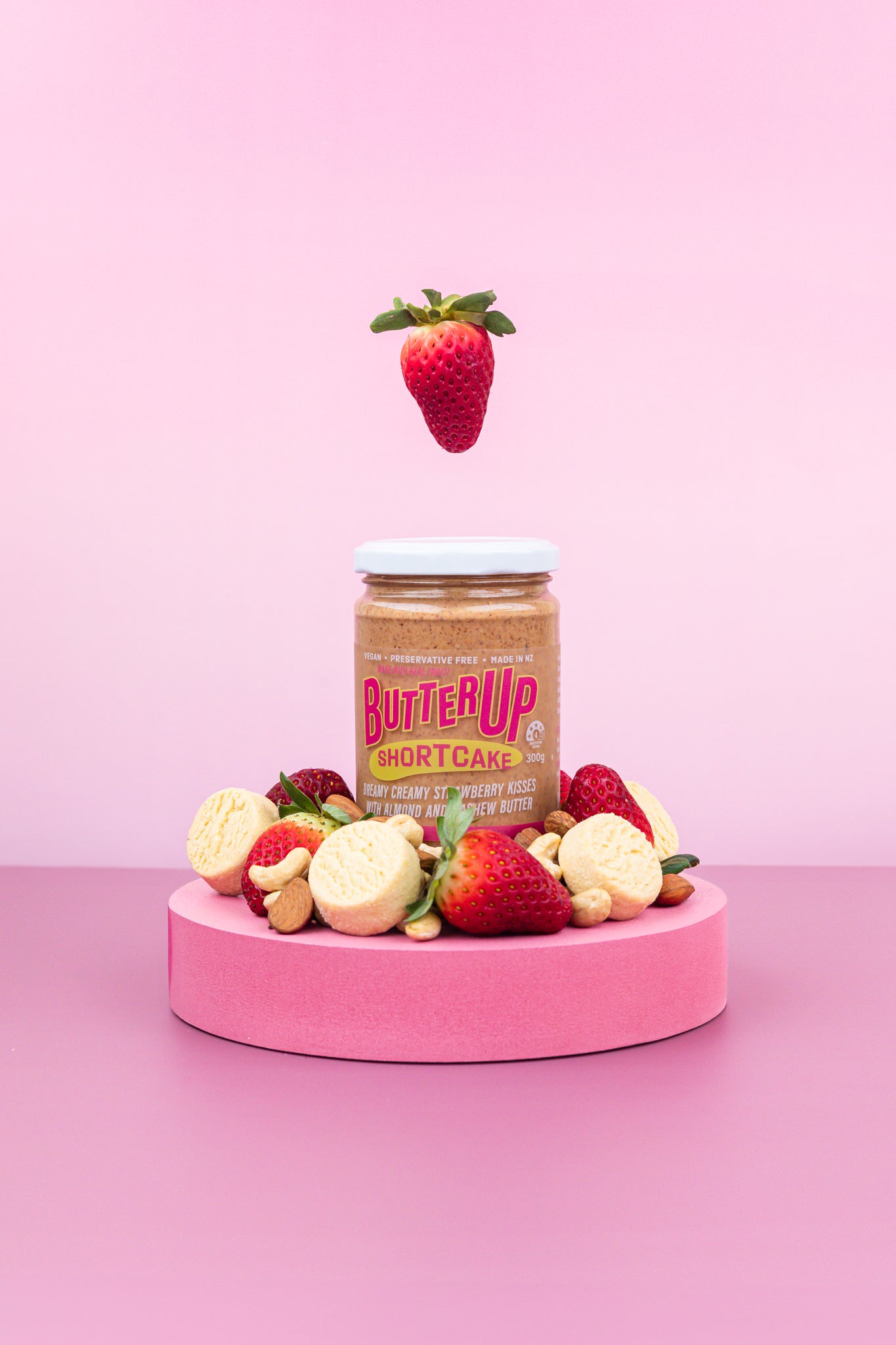 SHORTCAKE - Dreamy Creamy Strawberry Kisses